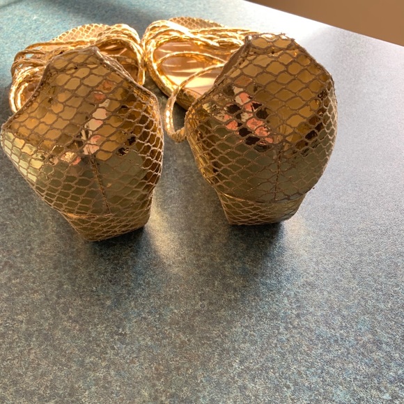 Stuart weitzman gold sandals 9.5 - Picture 4 of 5
